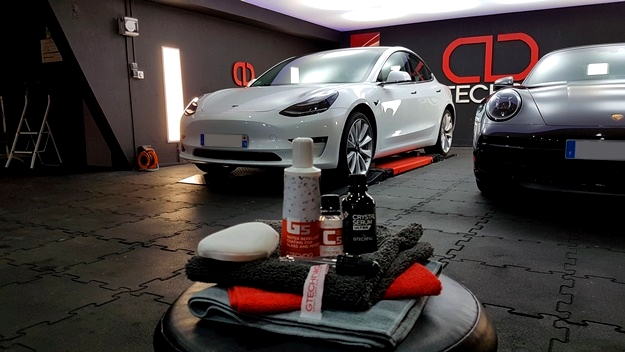 Esthétique automobile detailing tesla model 3 gtechniq