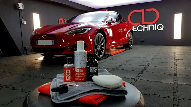 Detailing gtechniq crystal serum ultra tesla model s
